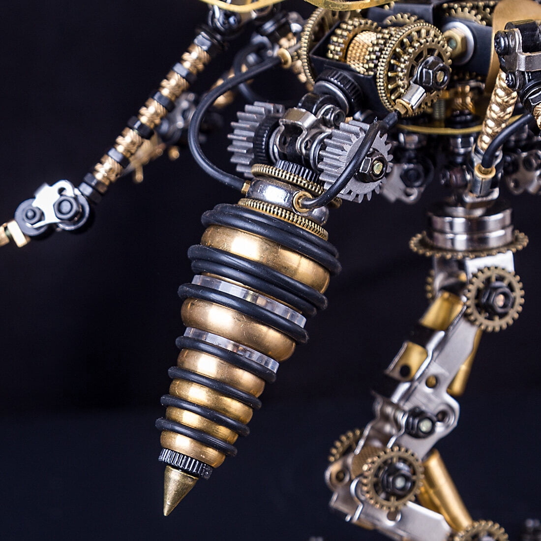 3D DIY Mechanical Wasp Model Kit 1000+PCS Steampunk Insect Puzzle with Movable Joints & Wings, Collectible Decor & Creative Gift for Teens 15+ and Adults