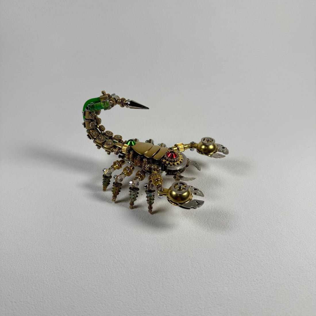 3D Metal Puzzles for Adults Mechanical Wasp Model Kits, Difficult DIY Assembly, Creative Desk Display & Unique Gift for Engineers, Hobbyists, Collectors