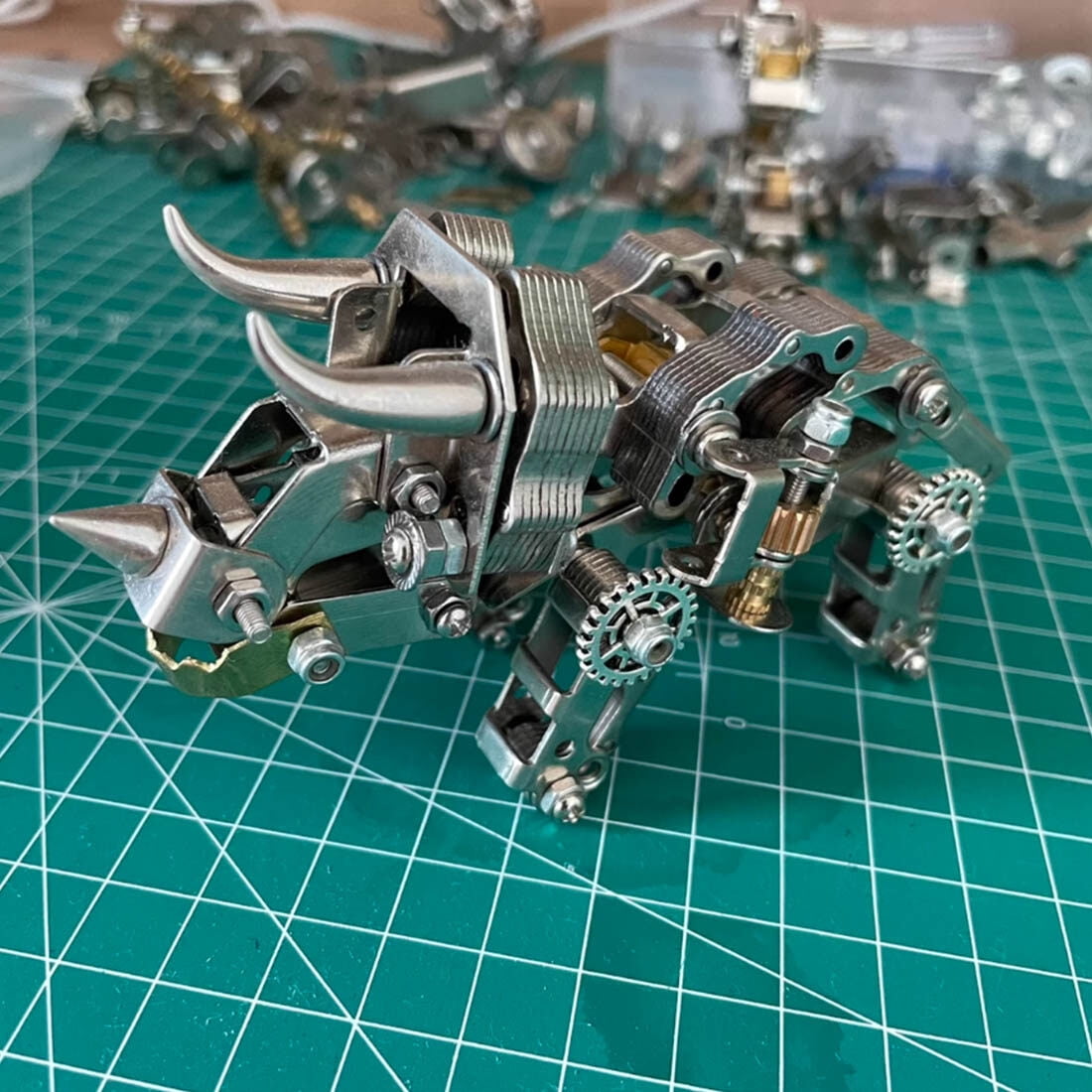 3D Metal Puzzle Desperate 600+ PCS, Steampunk Mechanical Model Kit With DIY Assembly, Home Display Desk Decor For Adult Collectors And Creative Gifts